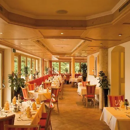 Alpenhof ホテル 4*