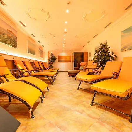 Hotel Alpenhof 4*
