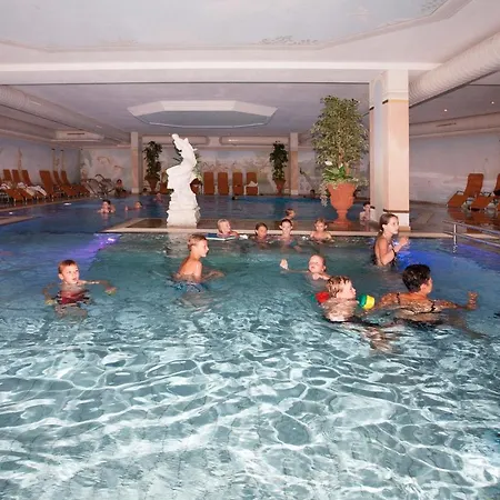 Alpenhof Hotel 4*